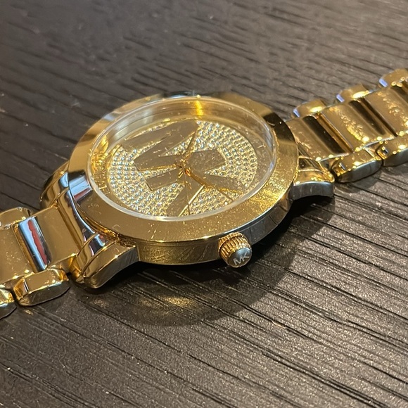 Michael Kors Women’s Bedazzled Gold Link Large Wrist Watch Large - Picture 5 of 6